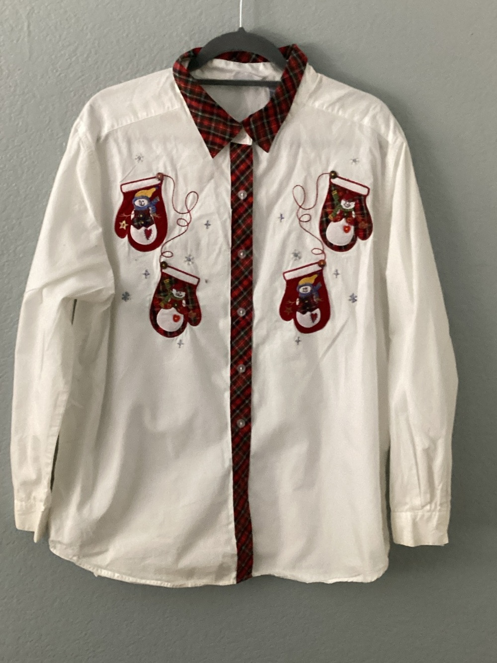 Bobbie Brooks White Button-Up Shirt with Red Plaid Trim and Mitten Embroidery